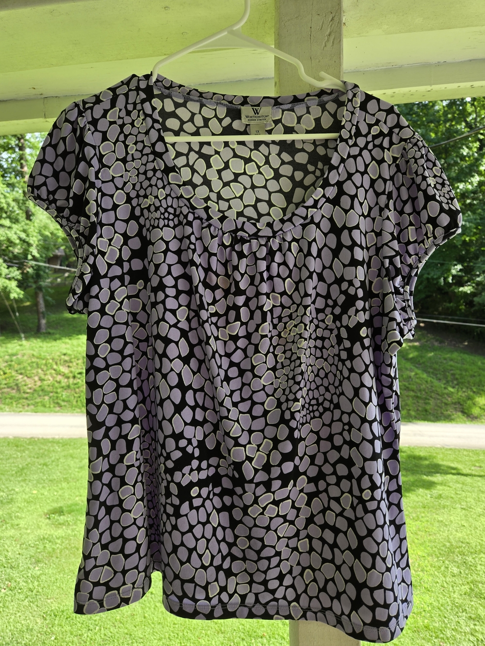 Worthington Black and Lavender Pebble Print Short Sleeve Top